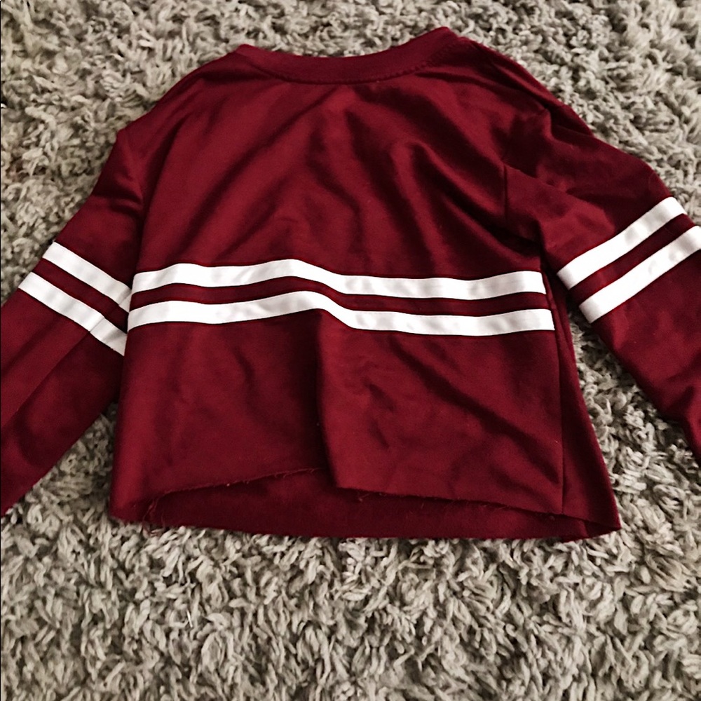 Cropped burgundy top